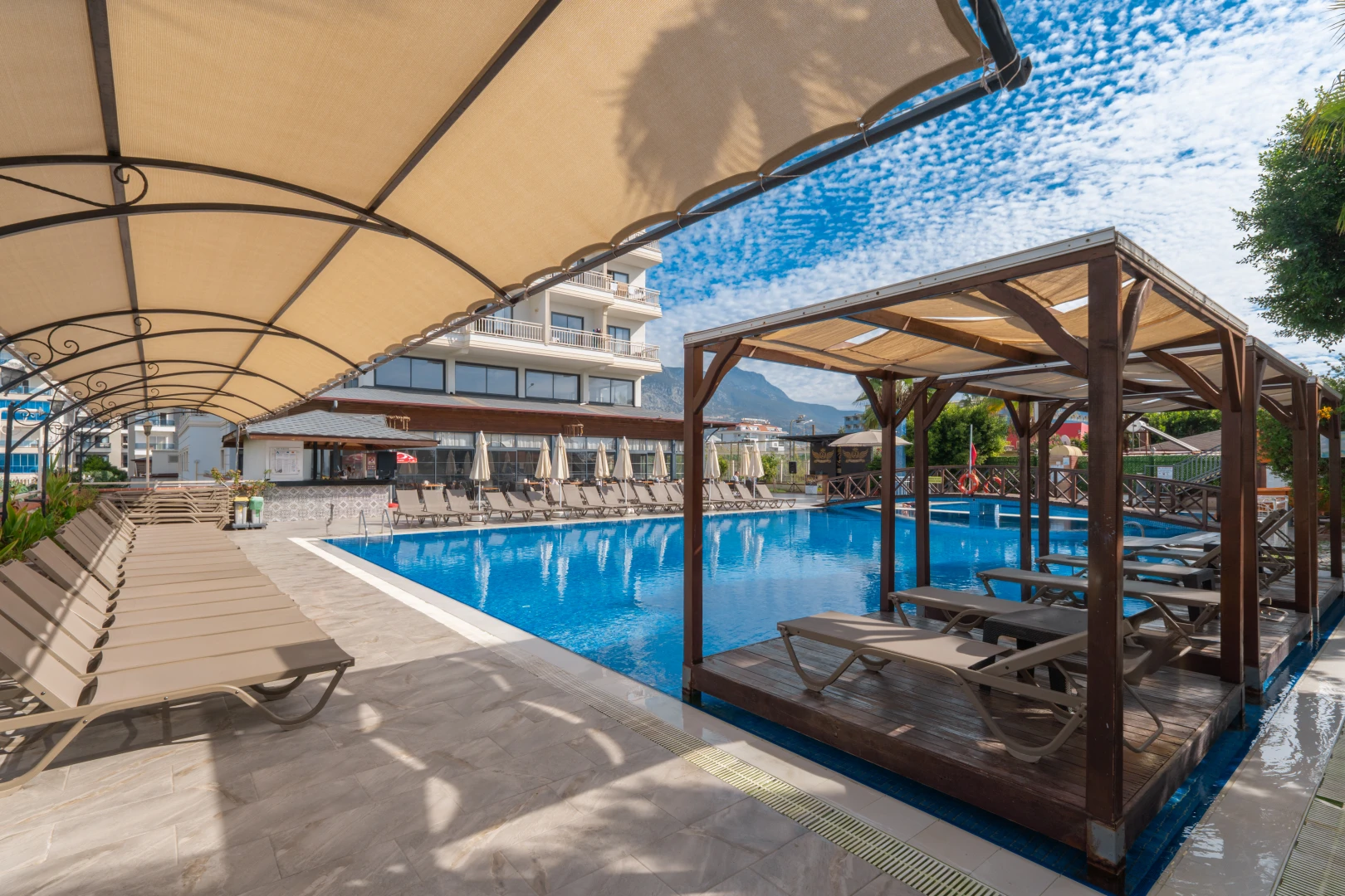 Kapalı & Açık Havuz